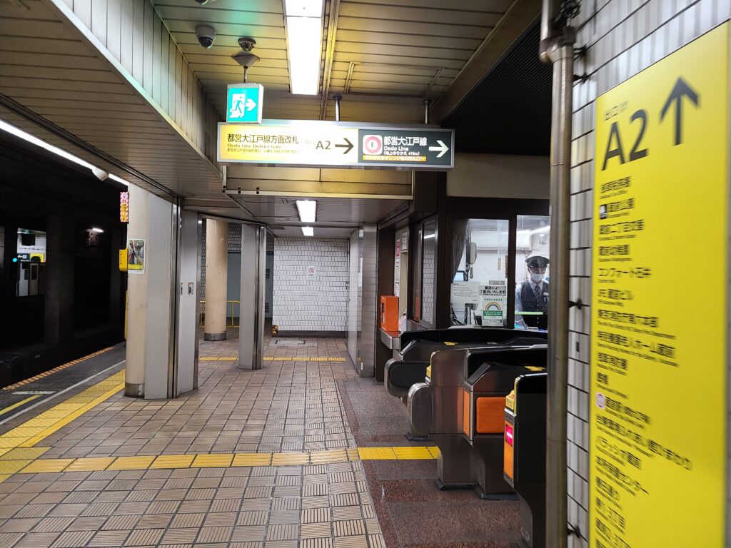 蔵前駅　改札A2