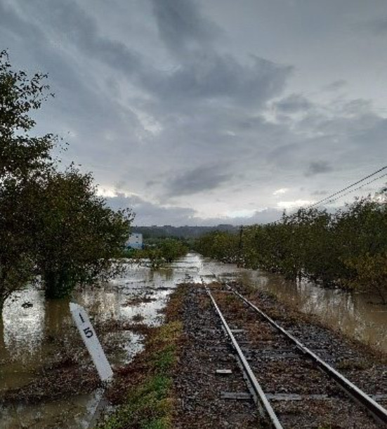 いすみ鉄道大多喜～城見ヶ丘間で線路が水没