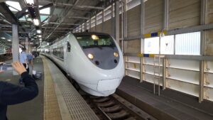 【920円引き】しらさぎグリーン車が叩き売られていたので乗ってみた