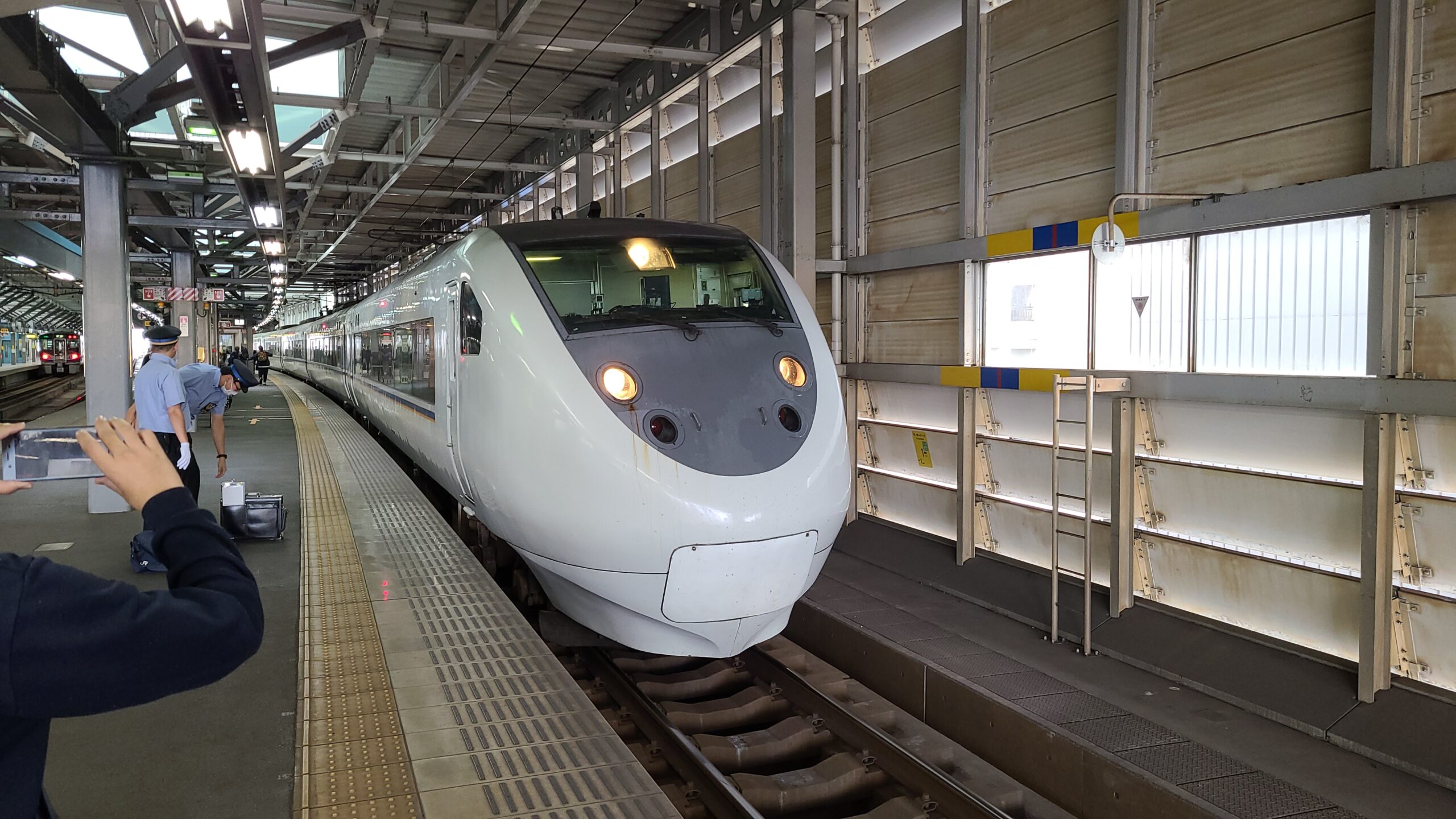 【920円引き】しらさぎグリーン車が叩き売られていたので乗ってみた