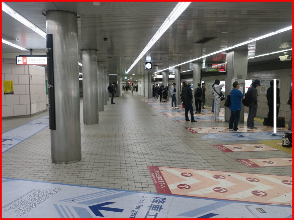 拡幅された御堂筋線梅田駅ホーム
